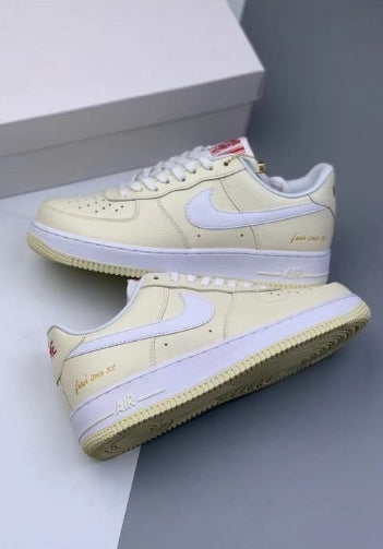Premièrement : Les baskets Nike Air Force 1 femme sont bien plus qu’une simple paire de baskets – elles incarnent un style légendaire, un confort exceptionnel et une polyvalence inégalée.