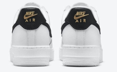 Premièrement : Les baskets Nike Air Force 1 Low femme incarnent l’alliance parfaite entre style intemporel et innovation technique.