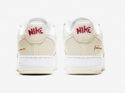 Premièrement : Les baskets Nike Air Force 1 femme sont bien plus qu’une simple paire de baskets – elles incarnent un style légendaire, un confort exceptionnel et une polyvalence inégalée.