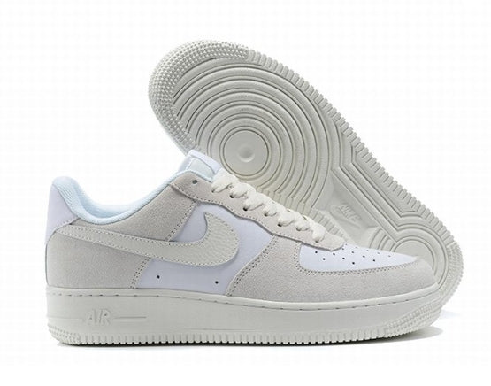 Premièrement : Les baskets Nike Air Force 1 femme sont bien plus qu’une simple paire de baskets – elles incarnent un style légendaire, un confort exceptionnel et une polyvalence inégalée.