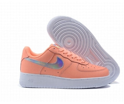 Premièrement : Les baskets Nike Air Force 1 femme sont bien plus qu’une simple paire de baskets – elles incarnent un style légendaire, un confort exceptionnel et une polyvalence inégalée.
