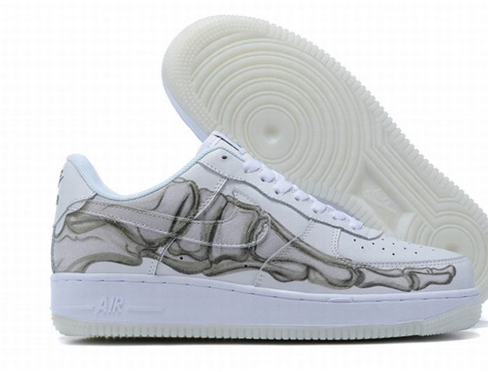 Premièrement : Les baskets Nike Air Force 1 femme sont bien plus qu’une simple paire de baskets – elles incarnent un style légendaire, un confort exceptionnel et une polyvalence inégalée.