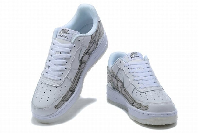 Premièrement : Les baskets Nike Air Force 1 femme sont bien plus qu’une simple paire de baskets – elles incarnent un style légendaire, un confort exceptionnel et une polyvalence inégalée.