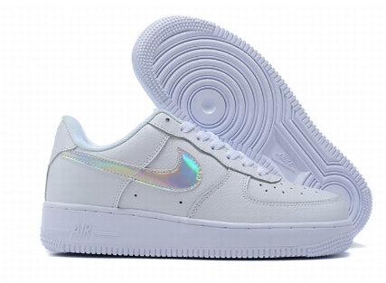 Premièrement : Les baskets Nike Air Force 1 femme sont bien plus qu’une simple paire de baskets – elles incarnent un style légendaire, un confort exceptionnel et une polyvalence inégalée.