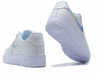 Premièrement : Les baskets Nike Air Force 1 femme sont bien plus qu’une simple paire de baskets – elles incarnent un style légendaire, un confort exceptionnel et une polyvalence inégalée.