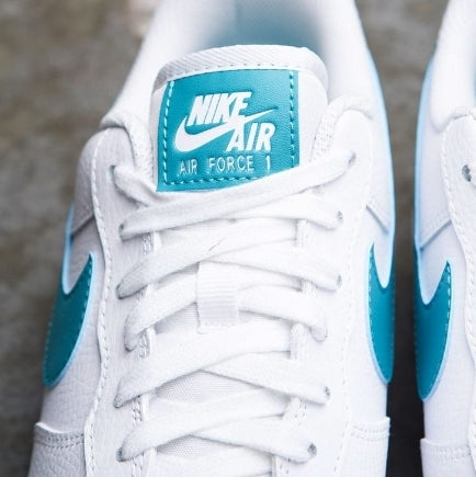 Premièrement : Les baskets Nike Air Force 1 Low femme incarnent l’alliance parfaite entre style intemporel et innovation technique.