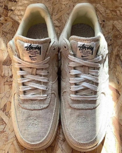 Premièrement : Les baskets Nike Air Force 1 Low femme incarnent l’alliance parfaite entre style intemporel et innovation technique.