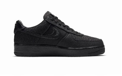 Premièrement : Les baskets Nike Air Force 1 Low femme incarnent l’alliance parfaite entre style intemporel et innovation technique.