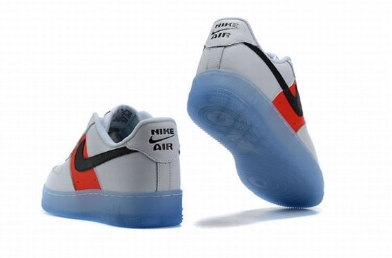 Premièrement : Les baskets Nike Air Force 1 femme sont bien plus qu’une simple paire de baskets – elles incarnent un style légendaire, un confort exceptionnel et une polyvalence inégalée.