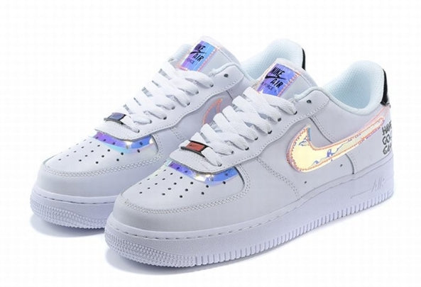 Premièrement : Les baskets Nike Air Force 1 femme sont bien plus qu’une simple paire de baskets – elles incarnent un style légendaire, un confort exceptionnel et une polyvalence inégalée.