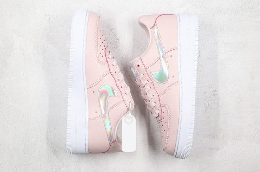 Premièrement : Les baskets Nike Air Force 1 Low femme incarnent l’alliance parfaite entre style intemporel et innovation technique.
