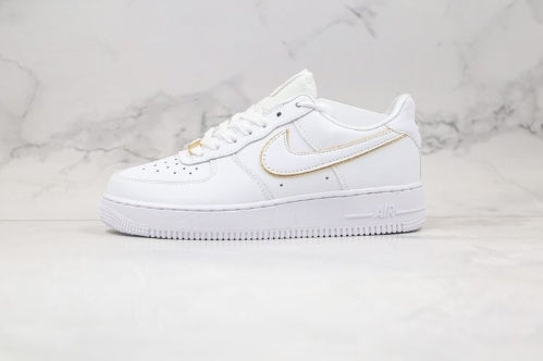 Premièrement : Les baskets Nike Air Force 1 femme sont bien plus qu’une simple paire de baskets – elles incarnent un style légendaire, un confort exceptionnel et une polyvalence inégalée.