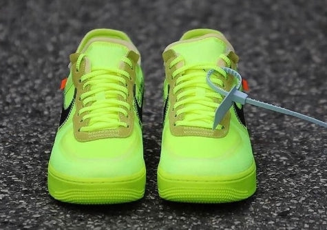 Premièrement : Les baskets Nike Air Force 1 femme sont bien plus qu’une simple paire de baskets – elles incarnent un style légendaire, un confort exceptionnel et une polyvalence inégalée.