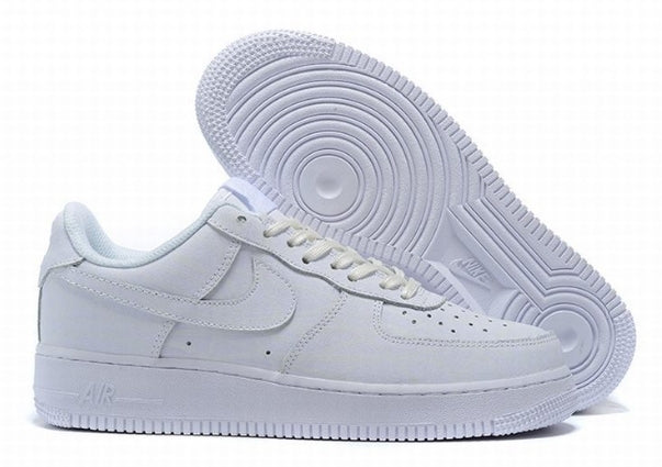 Premièrement : Les baskets Nike Air Force 1 femme sont bien plus qu’une simple paire de baskets – elles incarnent un style légendaire, un confort exceptionnel et une polyvalence inégalée.