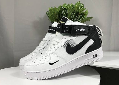 Premièrement : Les baskets Nike Air Force 1 Low femme incarnent l’alliance parfaite entre style intemporel et innovation technique.