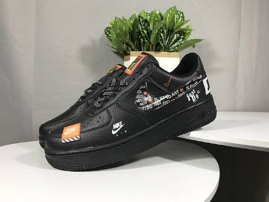 Premièrement : Les baskets Nike Air Force 1 Low femme incarnent l’alliance parfaite entre style intemporel et innovation technique.