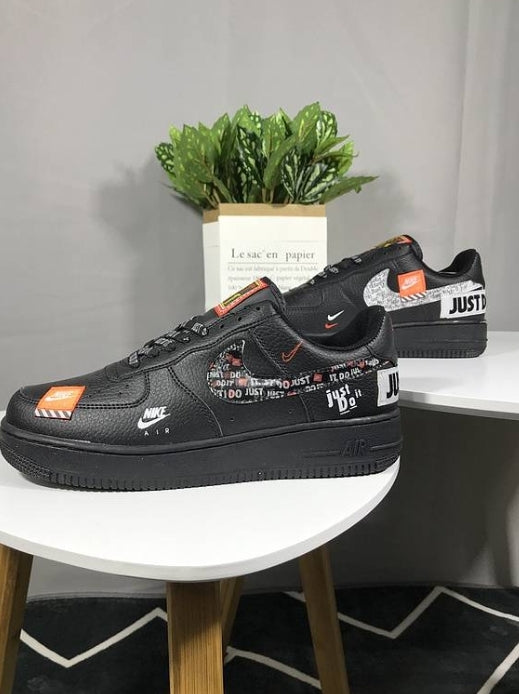 Premièrement : Les baskets Nike Air Force 1 Low femme incarnent l’alliance parfaite entre style intemporel et innovation technique.