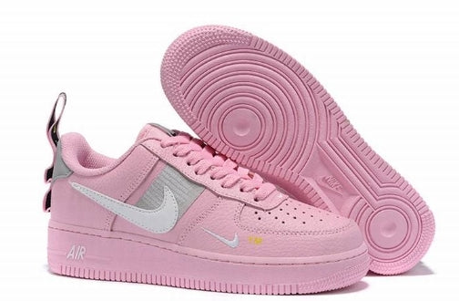 Premièrement : Les baskets Nike Air Force 1 Low femme incarnent l’alliance parfaite entre style intemporel et innovation technique.