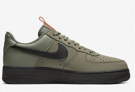 Premièrement : Les baskets Nike Air Force 1 Low femme incarnent l’alliance parfaite entre style intemporel et innovation technique.