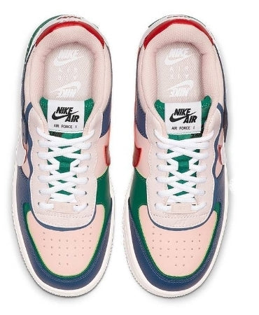 Premièrement : Les baskets Nike Air Force 1 Low femme incarnent l’alliance parfaite entre style intemporel et innovation technique.