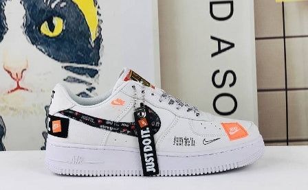 Premièrement : Les baskets Nike Air Force 1 Low femme incarnent l’alliance parfaite entre style intemporel et innovation technique.