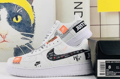 Premièrement : Les baskets Nike Air Force 1 Low femme incarnent l’alliance parfaite entre style intemporel et innovation technique.