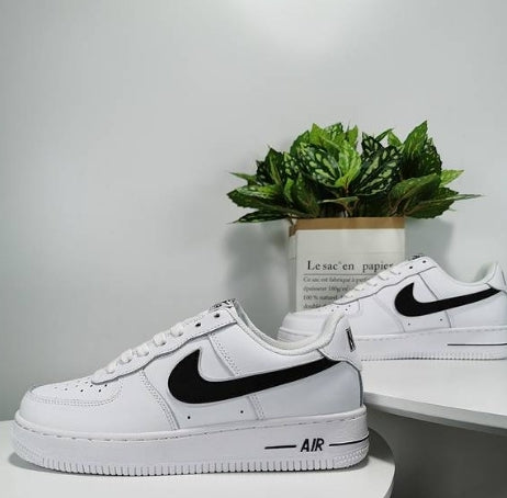 Premièrement : Les baskets Nike Air Force 1 Low femme incarnent l’alliance parfaite entre style intemporel et innovation technique.