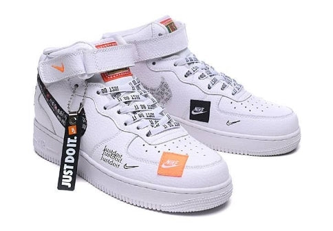 Premièrement : Les baskets Nike Air Force 1 Low femme incarnent l’alliance parfaite entre style intemporel et innovation technique.