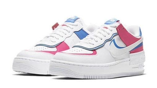 Premièrement : Les baskets Nike Air Force 1 Low femme incarnent l’alliance parfaite entre style intemporel et innovation technique.