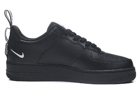 Premièrement : Les baskets Nike Air Force 1 Low femme incarnent l’alliance parfaite entre style intemporel et innovation technique.