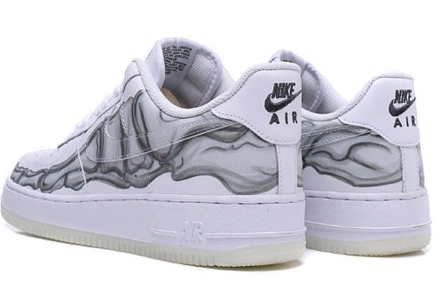 Premièrement : Les baskets Nike Air Force 1 Low femme incarnent l’alliance parfaite entre style intemporel et innovation technique.