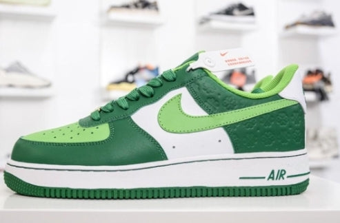 Premièrement : Les baskets Nike Air Force 1 Low femme incarnent l’alliance parfaite entre style intemporel et innovation technique.