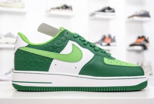 Premièrement : Les baskets Nike Air Force 1 Low femme incarnent l’alliance parfaite entre style intemporel et innovation technique.