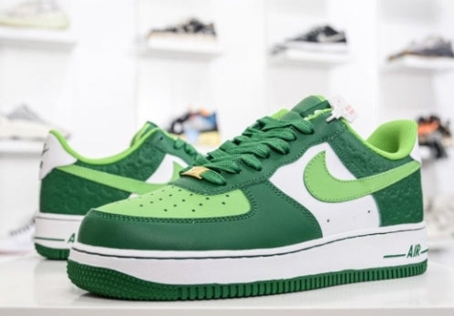 Premièrement : Les baskets Nike Air Force 1 Low femme incarnent l’alliance parfaite entre style intemporel et innovation technique.
