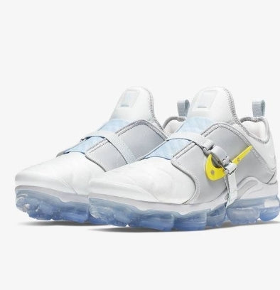 Les Nike Air Vapormax Plus TN Femme incarnent une fusion audacieuse entre l’héritage des baskets TN des années 90 et l’innovation moderne de la technologie Vapormax.