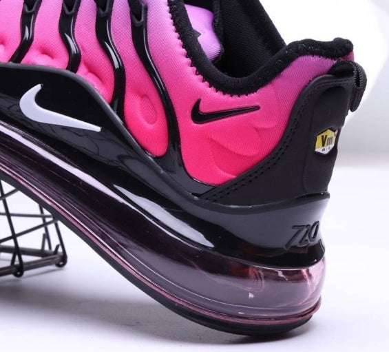 Les baskets Nike Air VaporMax TN Plus 720 Femme fusionnent trois des technologies les plus emblématiques de Nike : VaporMax, TN Plus (Tuned Air) et 720.