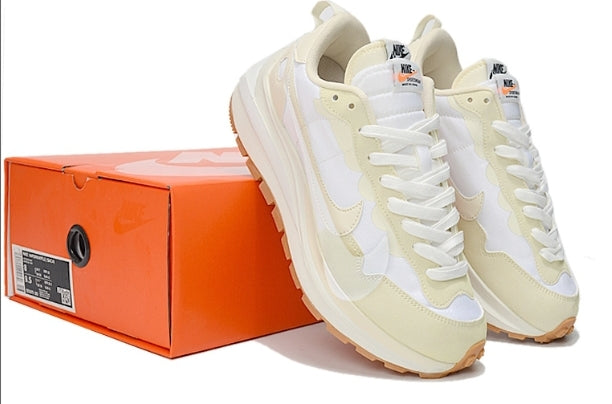 Baskets Nike LD Waffle X Sacai Femme sont un témoignage de l'engagement de Nike à combiner style et innovation.