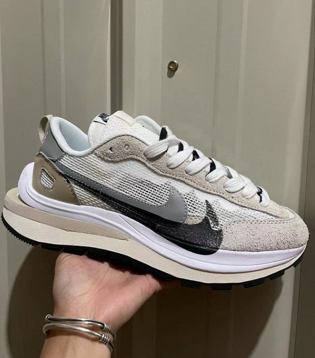 Baskets Nike LD Waffle X Sacai Femme sont un témoignage de l'engagement de Nike à combiner style et innovation.