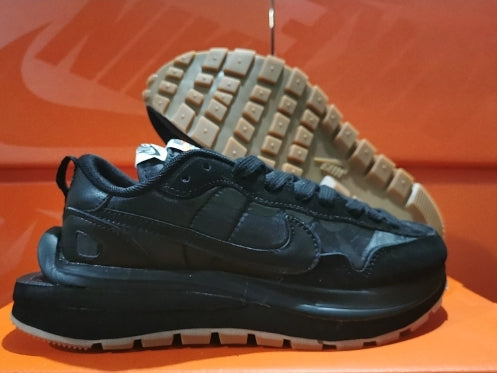 Baskets Nike LD Waffle X Sacai Femme sont un témoignage de l'engagement de Nike à combiner style et innovation.