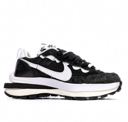 Baskets Nike LD Waffle X Sacai Femme sont un témoignage de l'engagement de Nike à combiner style et innovation.