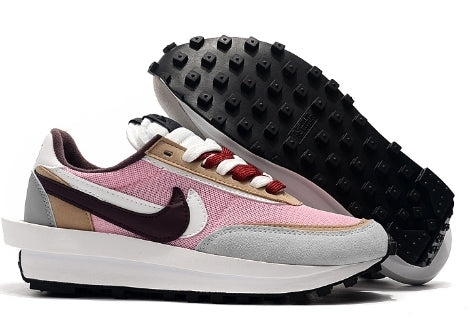 Baskets Nike LD Waffle X Sacai Femme sont un témoignage de l'engagement de Nike à combiner style et innovation.
