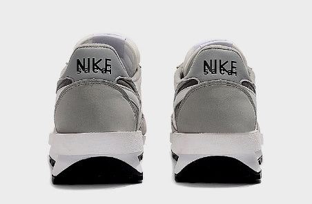 Baskets Nike LD Waffle X Sacai Femme sont un témoignage de l'engagement de Nike à combiner style et innovation.