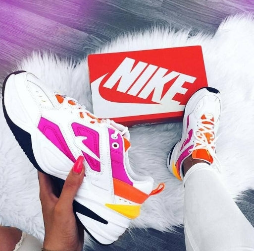 Résultats de l'évolution emblématique de la ligne Nike, les baskets Nike M2K Tekno Femme  sont un témoignage de l'engagement de Nike à combiner style et innovation.