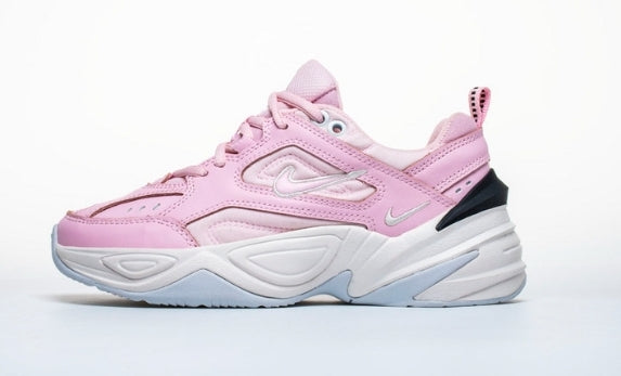 Résultats de l'évolution emblématique de la ligne Nike, les baskets Nike M2K Tekno Femme  sont un témoignage de l'engagement de Nike à combiner style et innovation.