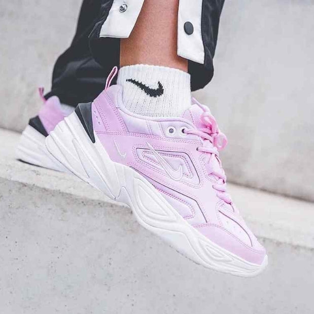 Résultats de l'évolution emblématique de la ligne Nike, les baskets Nike M2K Tekno Femme  sont un témoignage de l'engagement de Nike à combiner style et innovation.