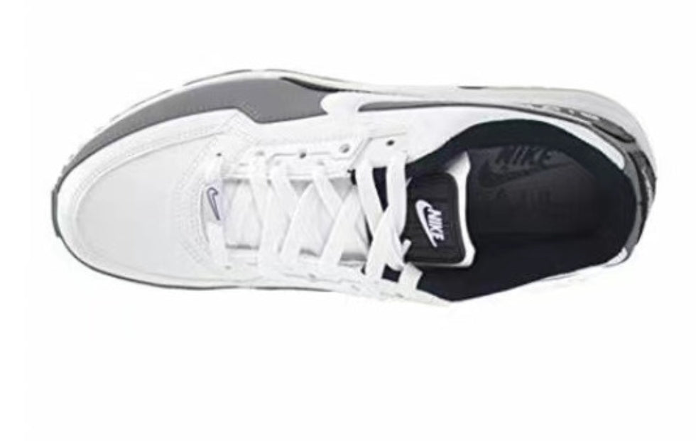 Les baskets Nike Air Max LTD3 allient style et performance de manière exceptionnelle. Leur design moderne et leurs matériaux de haute qualité en font un choix incontournable.