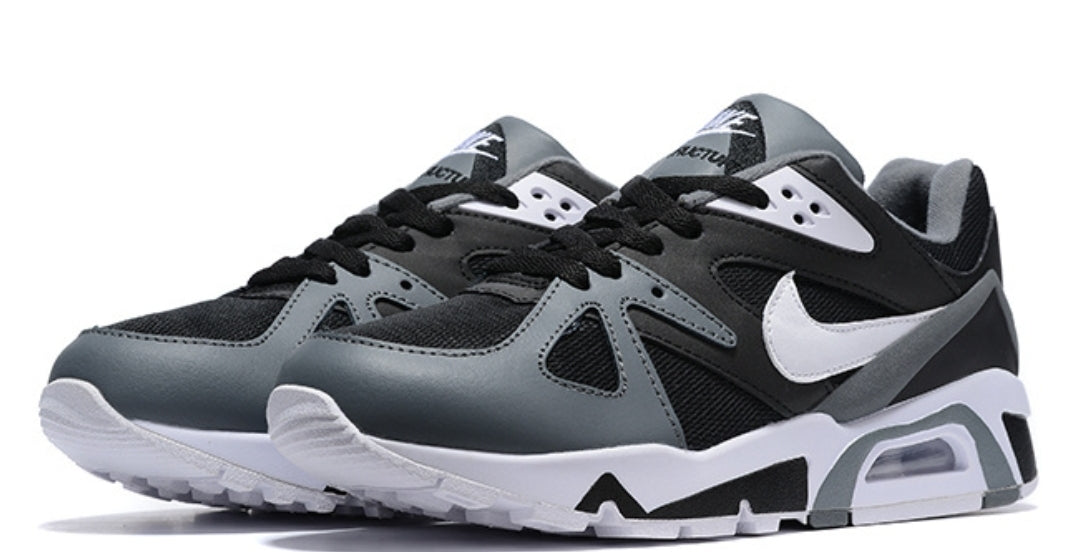 Les baskets Nike Air Structure Triax 91 combinent un style rétro et une technologie moderne. Leur design audacieux.pas cher.le moins cher.