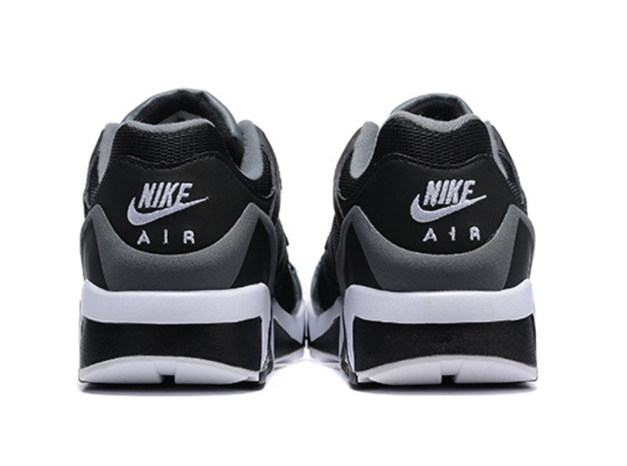 Les baskets Nike Air Structure Triax 91 combinent un style rétro et une technologie moderne. Leur design audacieux.pas cher.le moins cher.