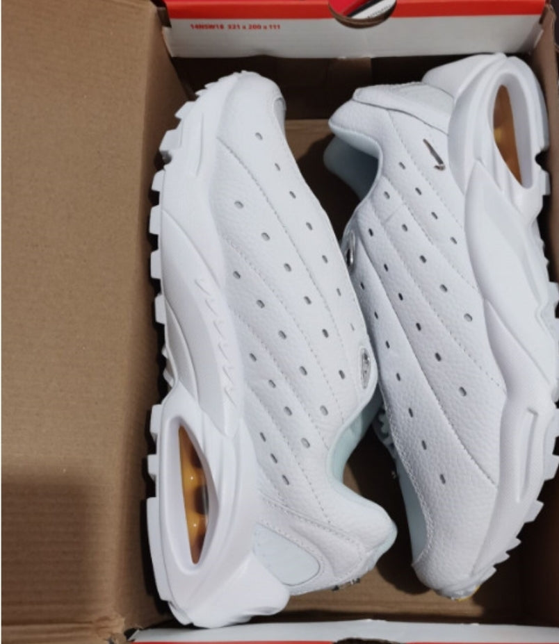 Les baskets Nike Air Terra X NOCTA offrent un style emblématique et une performance exceptionnelle.
design distinctif. Pas cher. Le moins cher.