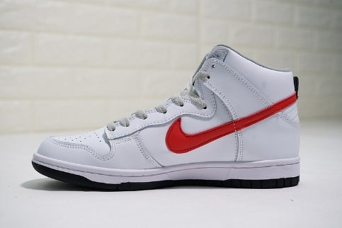 Les baskets Nike SB Dunk allient un style emblématique à un confort supérieur. Leur design légendaire et leurs matériaux de haute qualité. Pas cher.le moins cher .